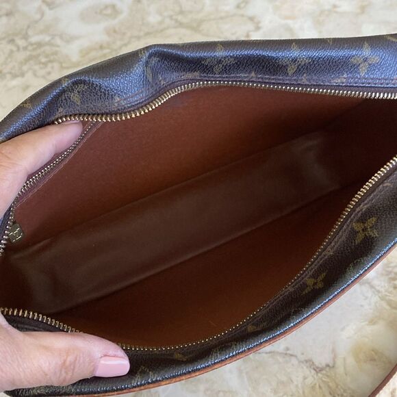 Authentic LOUIS VUITTON Trocadero 30 Monogram Shoulder Bag - Picture 11 of 17